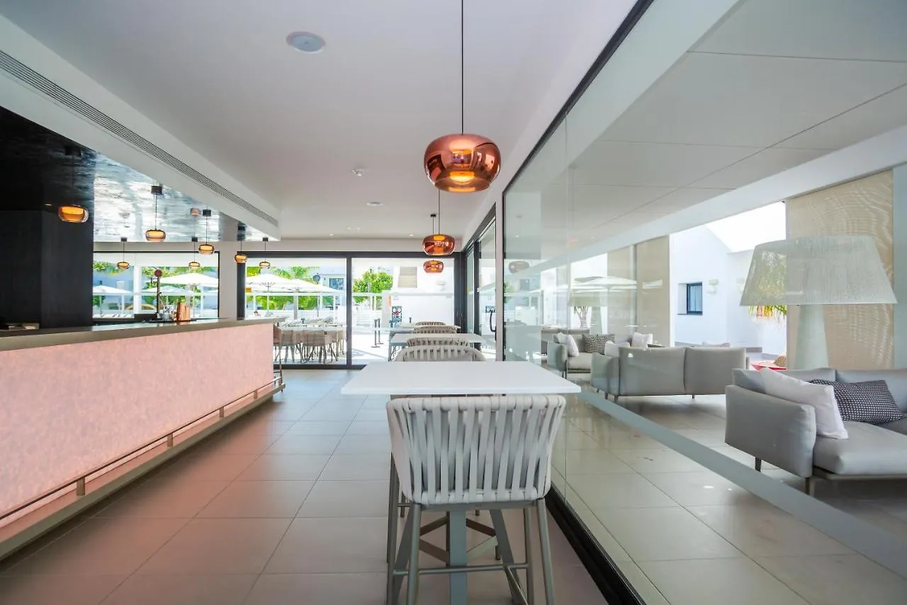 פלאייה דן בוסה Migjorn Ibiza Suites & Spa מלון דירות