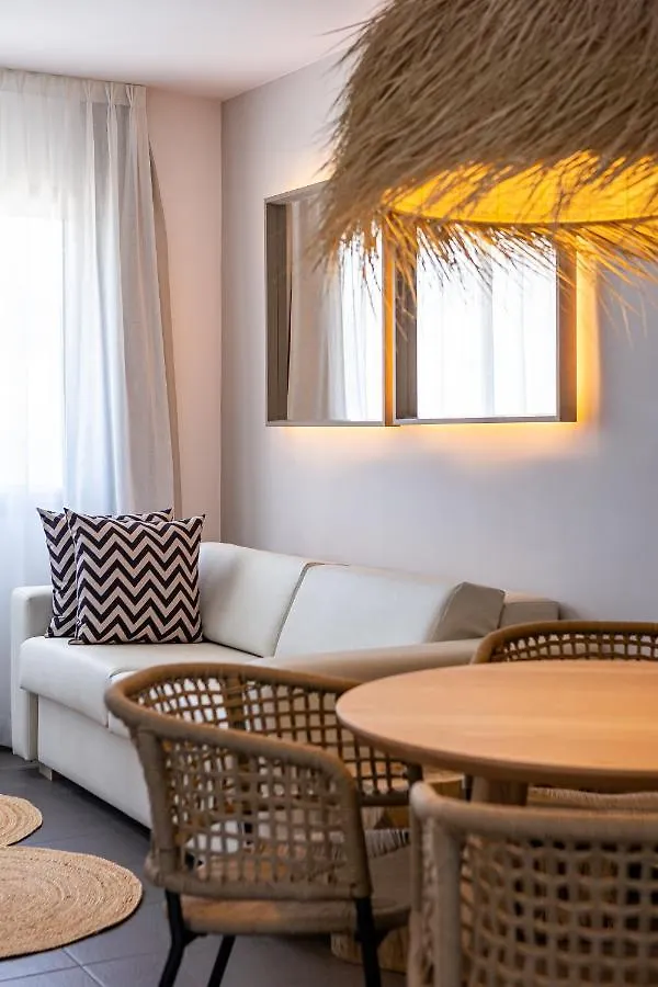 פלאייה דן בוסה Migjorn Ibiza Suites & Spa מלון דירות