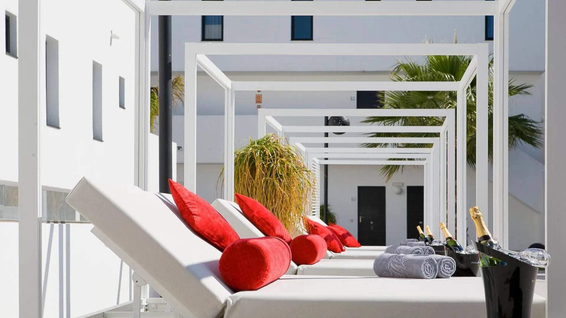 פלאייה דן בוסה Migjorn Ibiza Suites & Spa ספרד